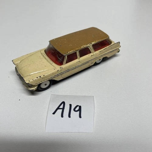 Vintage Corgi Toys #219 Plymouth Sports Suburban Diecast Car Made In GB