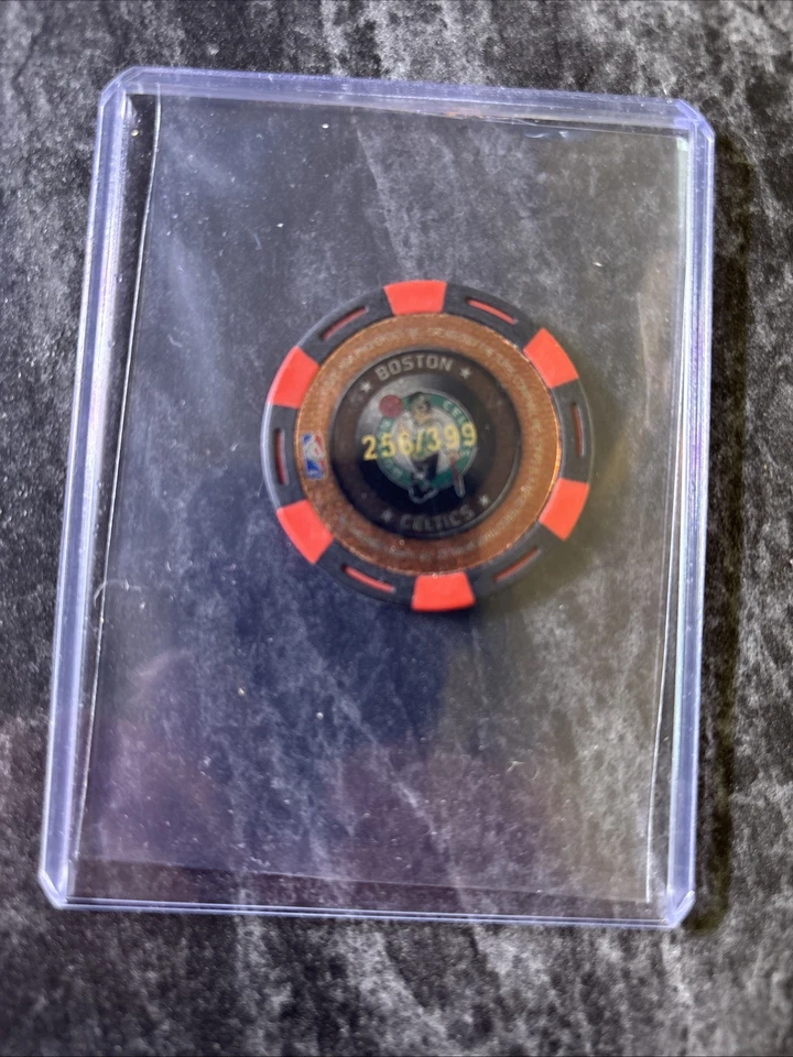 2005-06 Topps NBA Collector Chips Bob Cousy Retirado Leyenda Lámina Roja/399   Foto 2 de 2