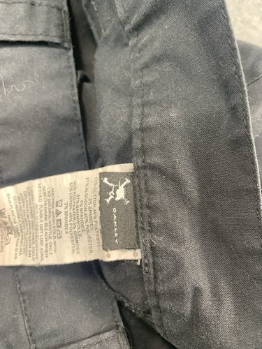 Oakley Shorts Mens 30 Black Casual Outdoor Pockets Belt Loops - Picture 8 of 17