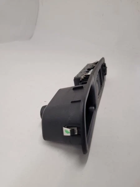 Interruptor de puerta principal izquierda delantera del conductor Jeep Renegade 2015-2020 Foto 3 de 4