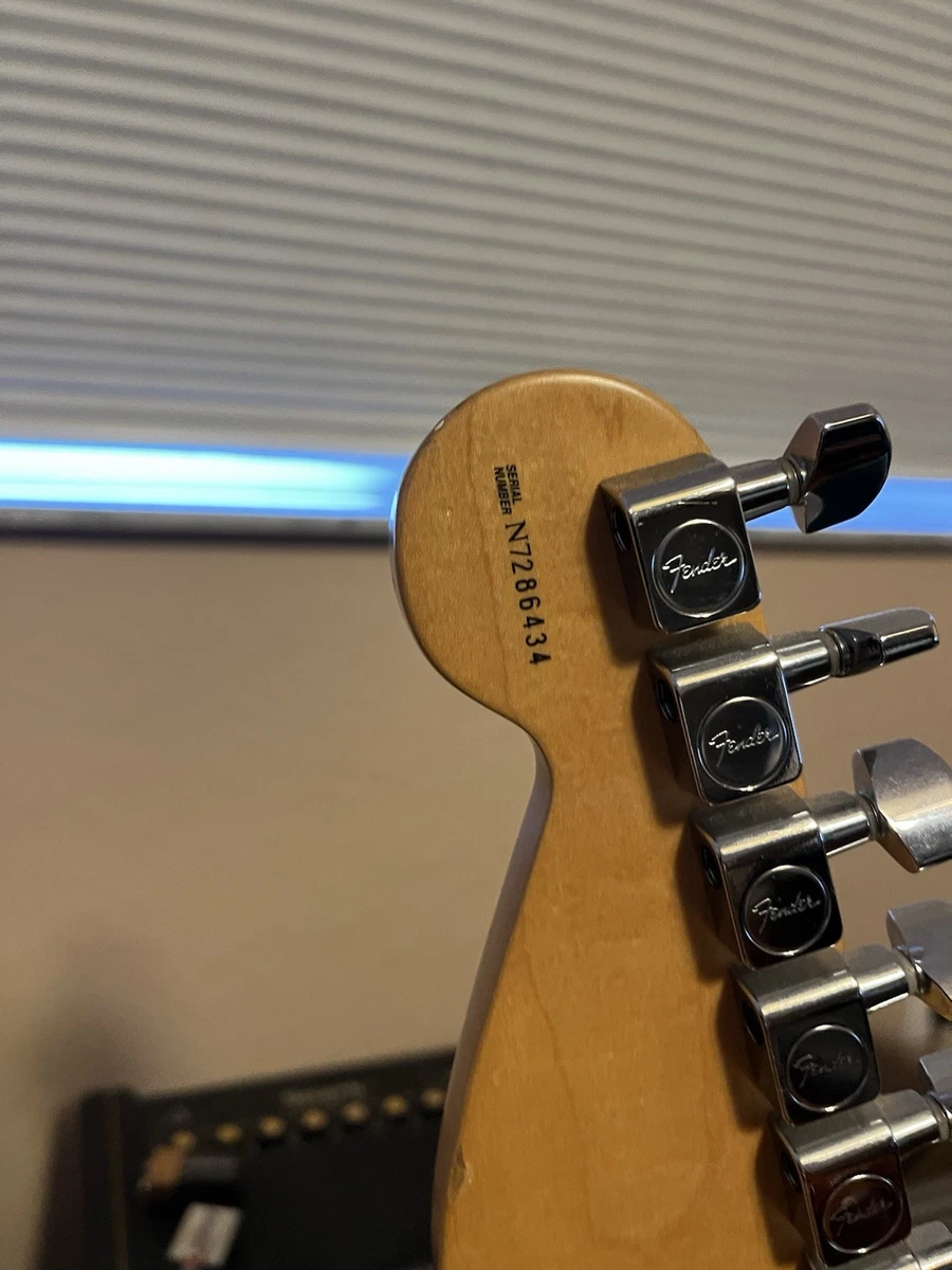 25+ Fender American Standard Stratocaster Electric Guitars for