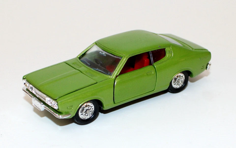 Vintage Tomica Dandy 017 Nissan Bluebird 1800 SSS-E 1:46 Japan 70s Green - Image 4 of 4