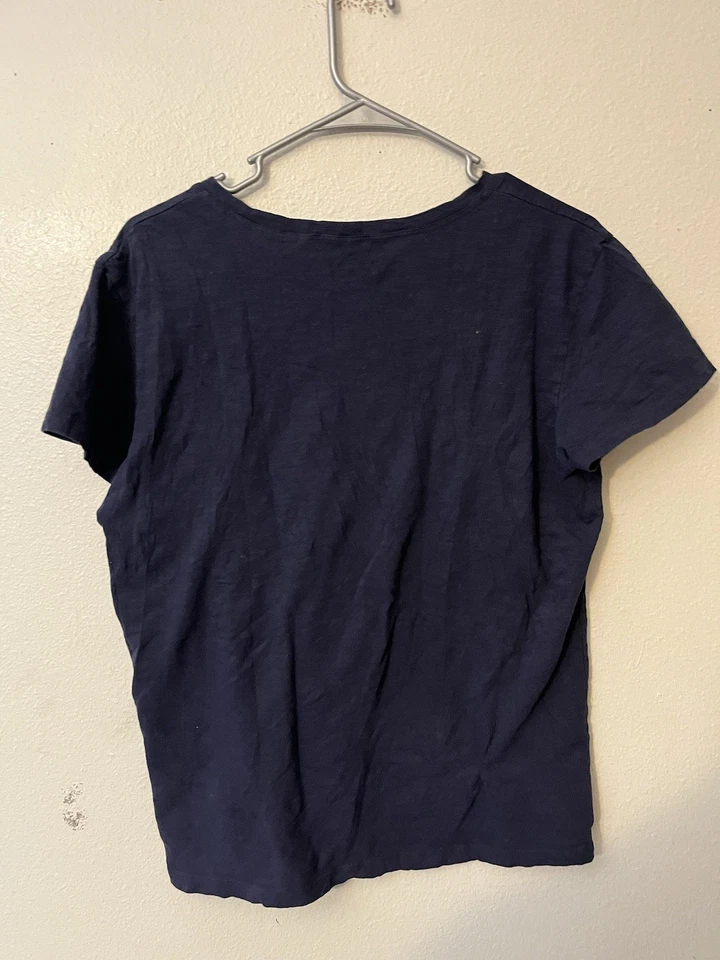 Camiseta para mujer Theory azul marino manga corta usada en excelente estado talla grande Foto 3 de 4