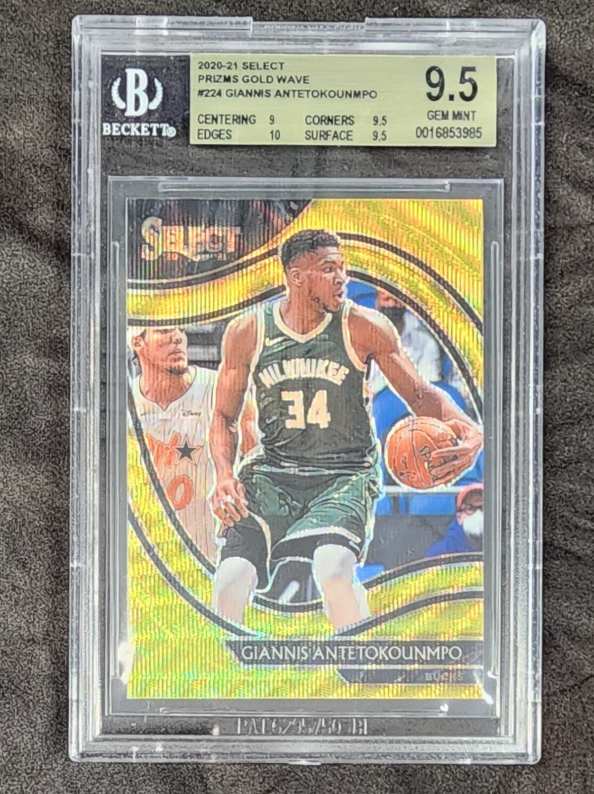 2020-21 Select Gold Wave Courtside Giannis Antetokounmpo #224 BGS 9.5 POP 1 RARE