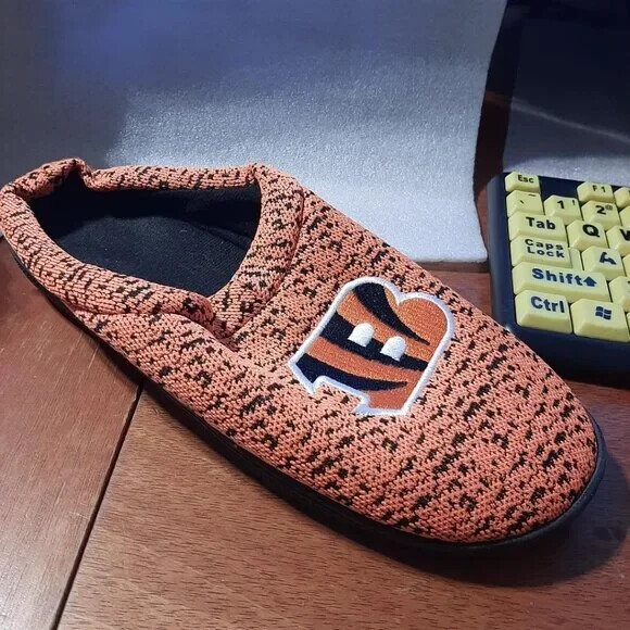 SAOLA Ciabatta Cincinnati Bengals NFL Poly Knit suola coppa taglia S (7 8) PreLoved ottima