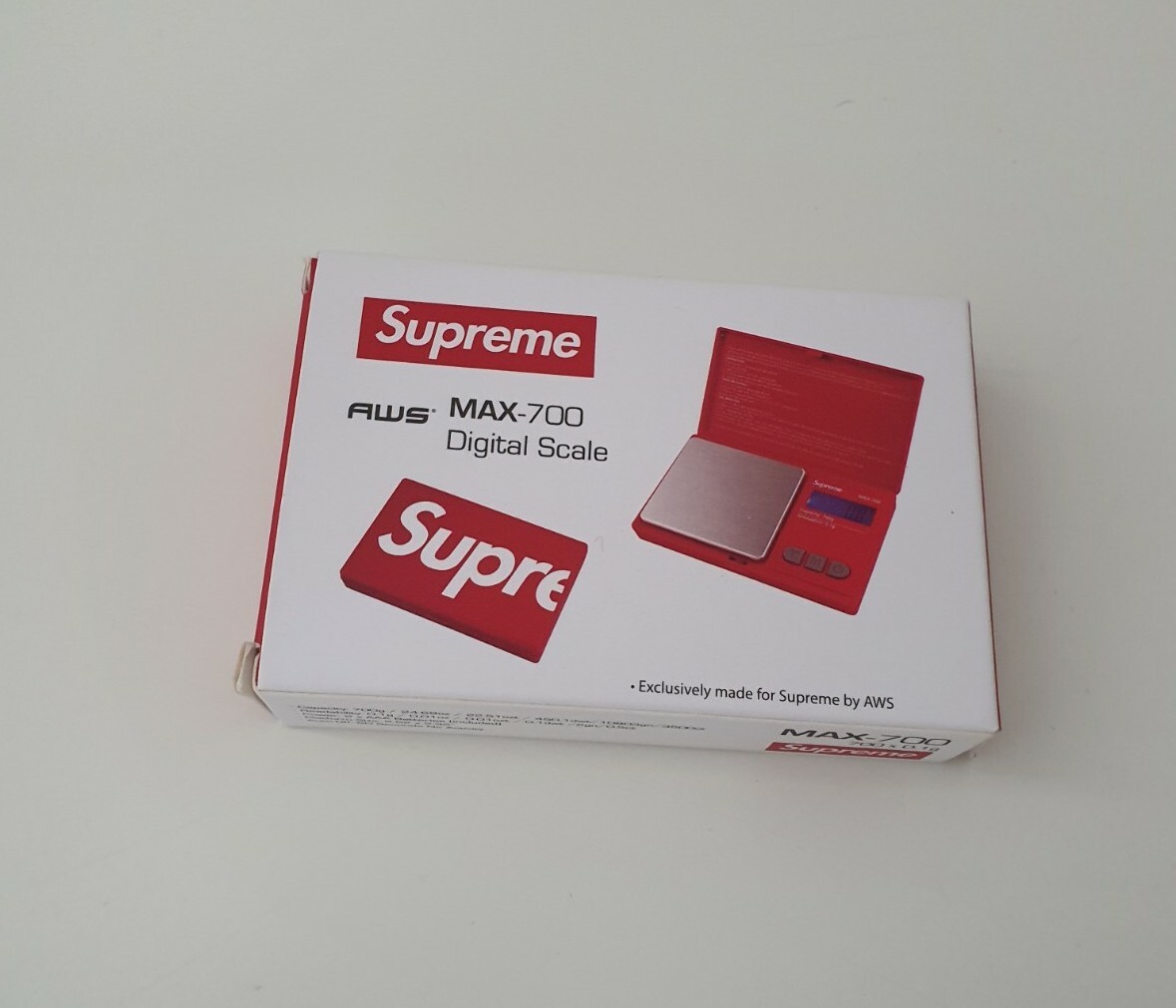 FW18 Supreme x AWS Max 700 digital scale red New in original