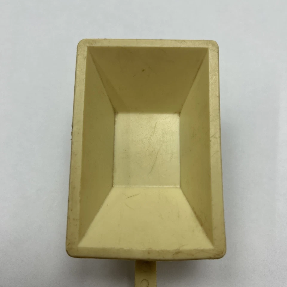 Remolque de carro de césped blanco para ERTL Cub Cadet cortacésped tractor pieza modelo a escala Foto 2 de 4