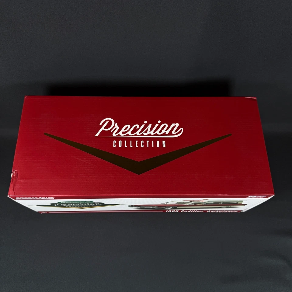 Greenlight Precision Collection - Cadillac Ambulance Hard Top 1966, 1/18 NOVO - Imagem 2 de 4