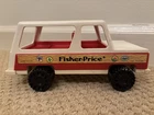 Vintage 1979 Fisher Price Little People Station Wagon Jeep Car/Truck