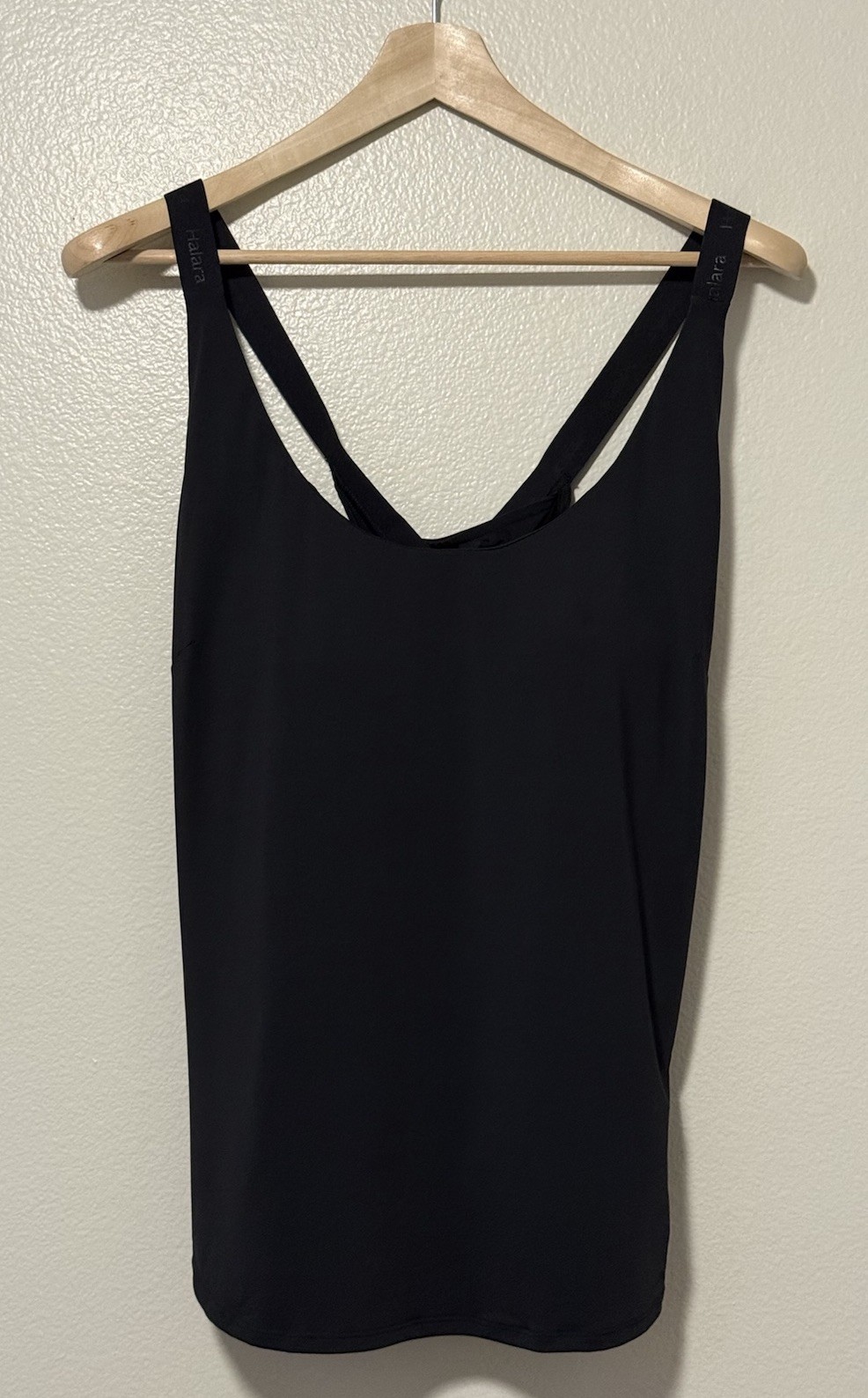 Halara Women’s U Neck Cool Touch Yoga Tank Top Size XL UPF50+ Built In Bra Black