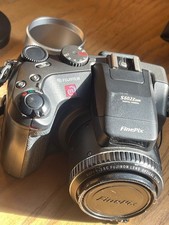DIGITAL CAMERA FinePix S602 ZOOM