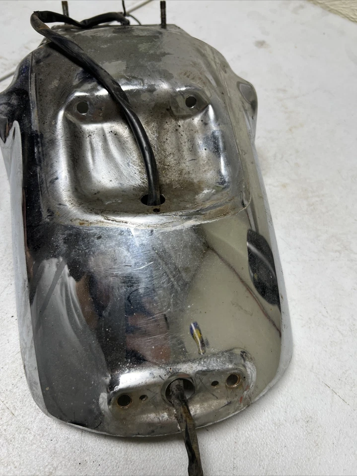 Guardabarros trasero Honda Magna VF750 1982-1984 cromado OEM VF700 V45 Foto 2 de 4