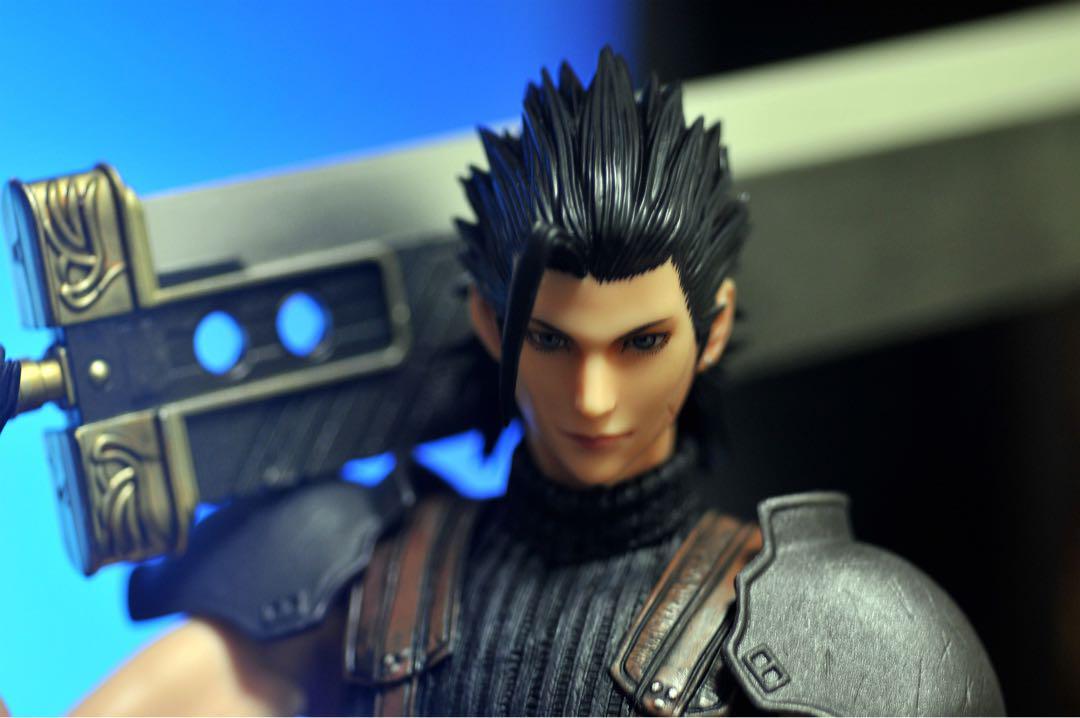 Play Arts Kai Crisis Core: Final Fantasy VII Zack Fair Square Enix