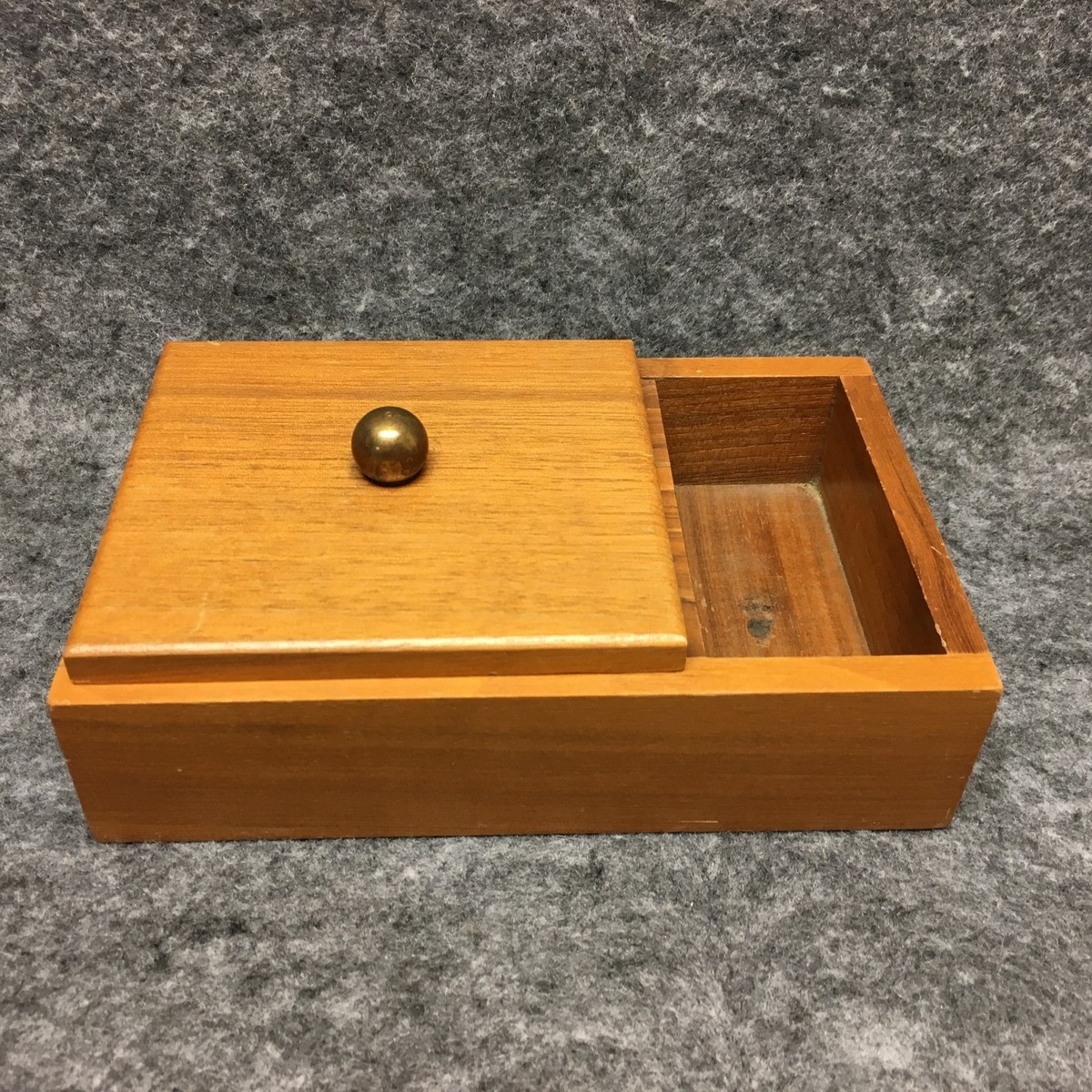 Vintage Rothschild Giftwoods Solid American Walnut Wooden Cigarette Smoking  Box