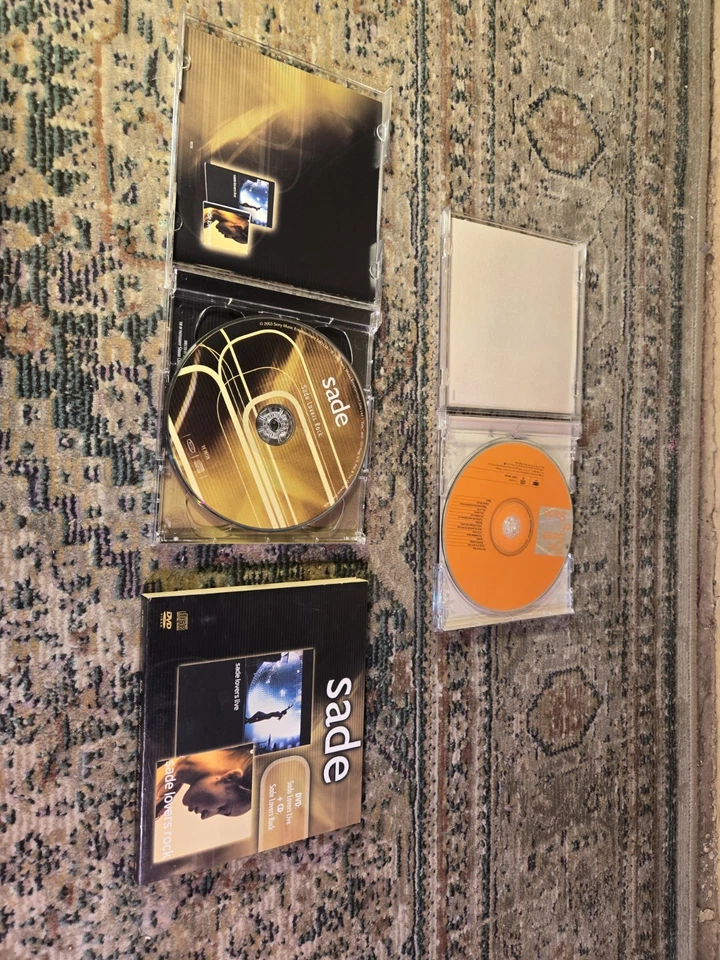 SADE 2 CD 1 DVD LOT: Lovers Live, LOVERS ROCK, THE BEST OF SADE Foto 4 de 4