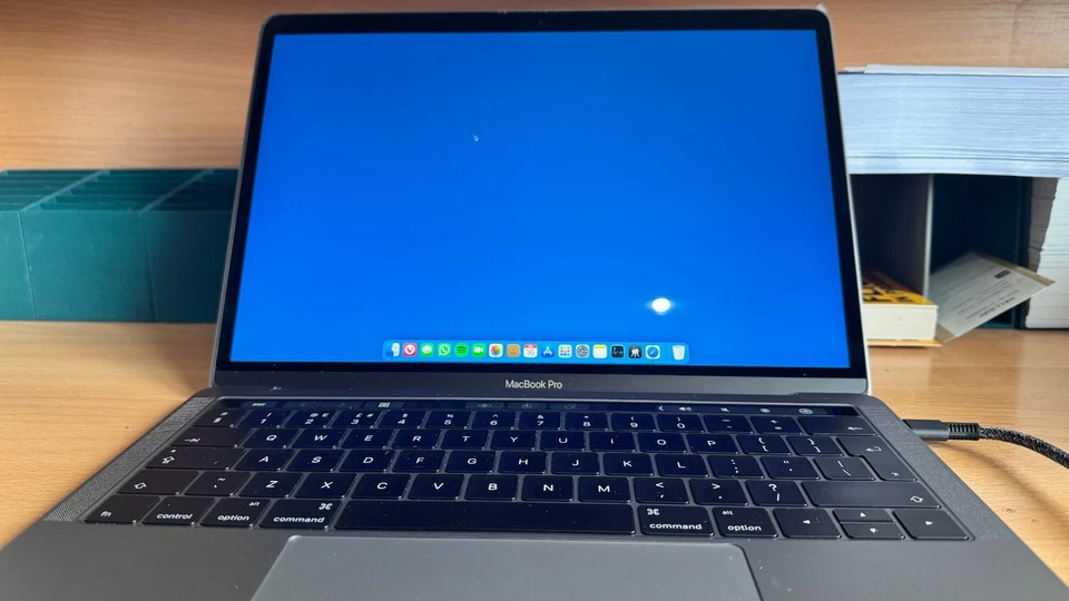 Apple MacBook Pro 13" 2016 · i5 · 8GB · 500GB, photo 2 of 5