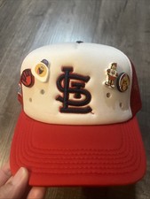 Nueva gorra gorra de los Cardenales de San Luis SnapBack malla camionero alta masticabilidad MLB con 4 dijes