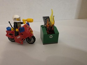 Lego City 60000 Fire Motorcycle Set Complete Retired Minifigure No Box