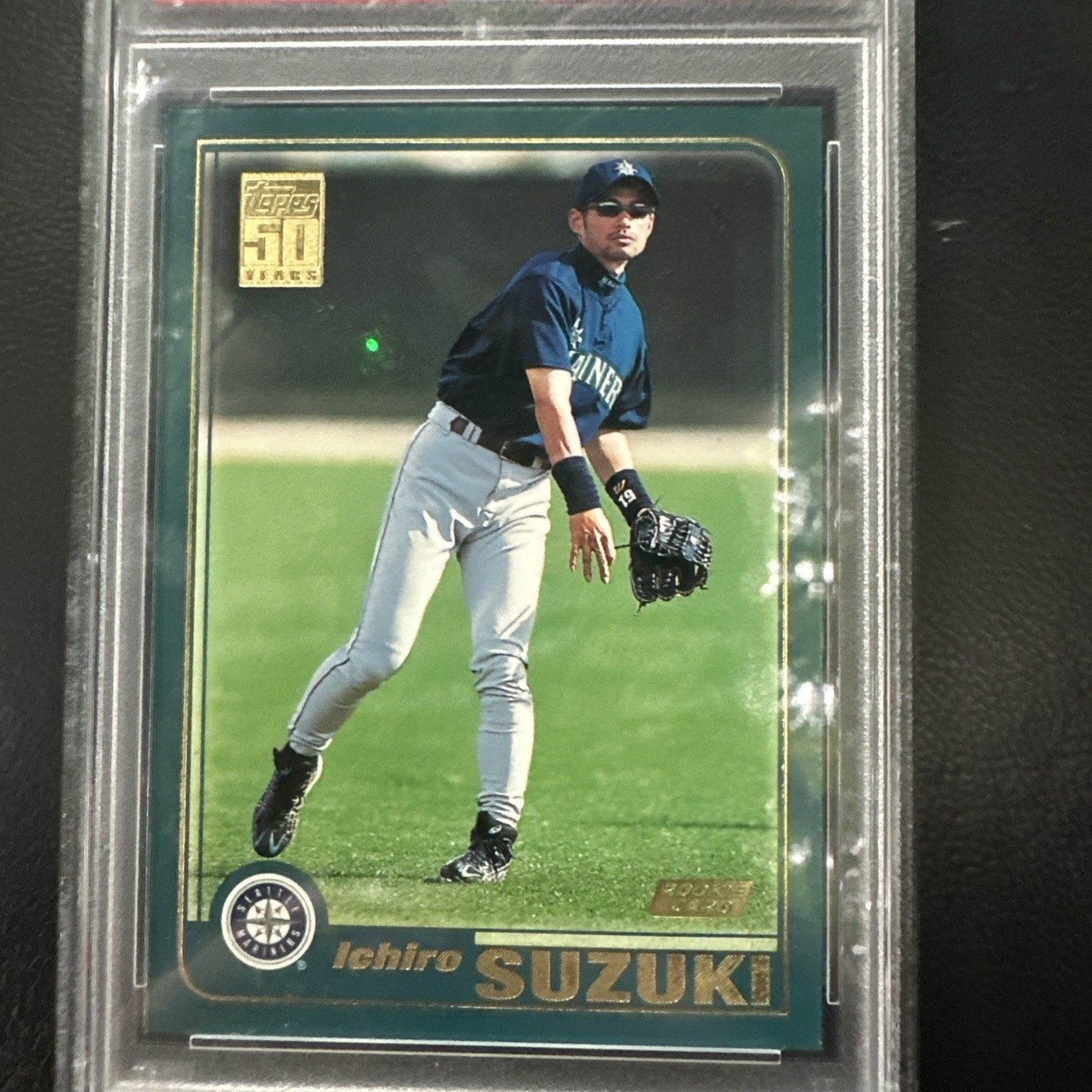 2001 Topps #726 Ichiro Suzuki ROOKIE CARD PSA MINT 9 view 2