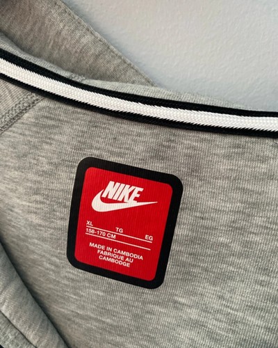 Nike Tech Fleece Full Zip Hoodie Junior XL In Grey - Picture 3 of 3
