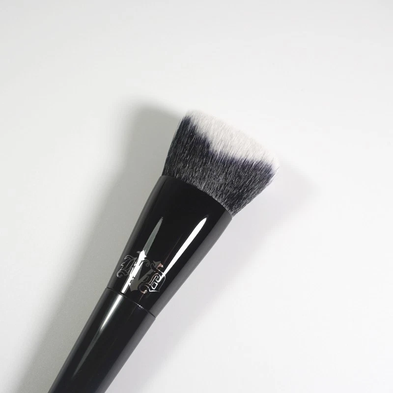 Cepillo base Kat Von D #10 Lock-It Edge KVD Vegan Beauty Blender Brush Foto 2 de 4