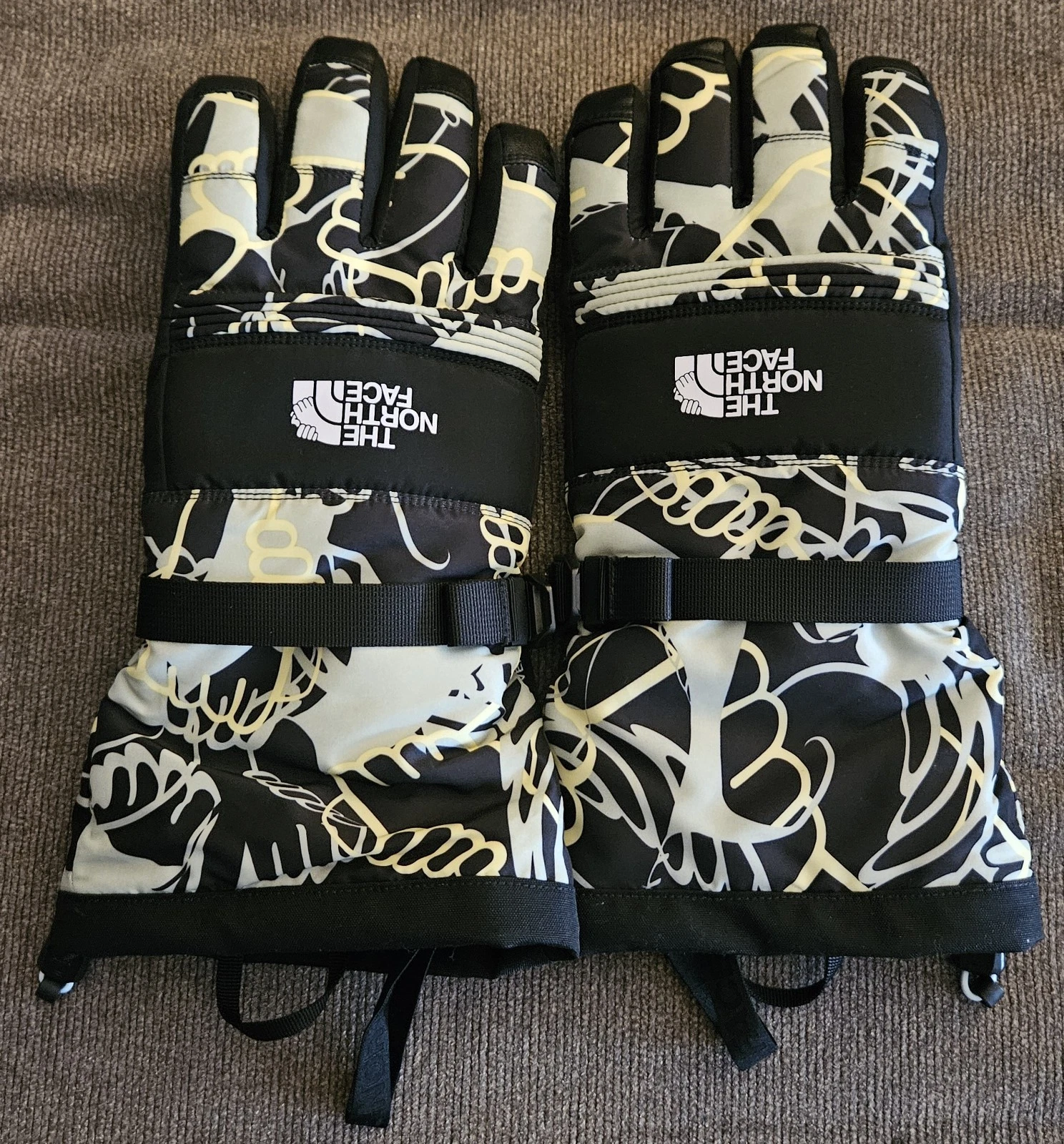 The North Face 2025 Snowboard Ski Snow MONTANA SKI GLOVE Yellow Lift Print NEW🏂