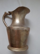 Krug, Vase aus Messing mit Griff und Ausgie&szlig;er
