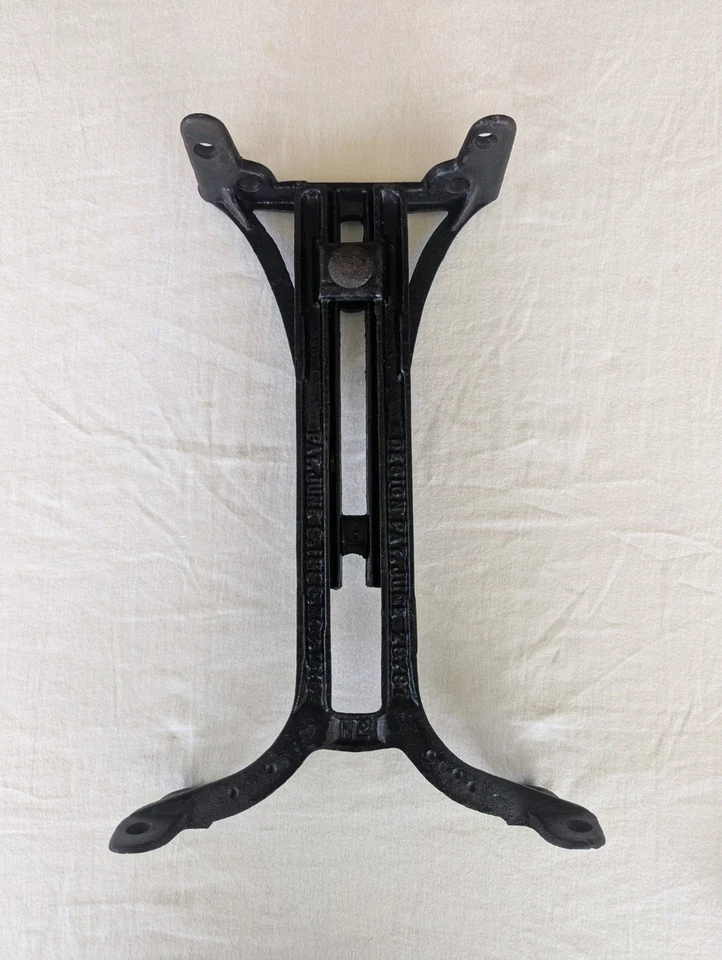 Patas de mesa de escritorio ajustables de hierro fundido antiguas Chandler The Boston - finales de 1800 Foto 4 de 4