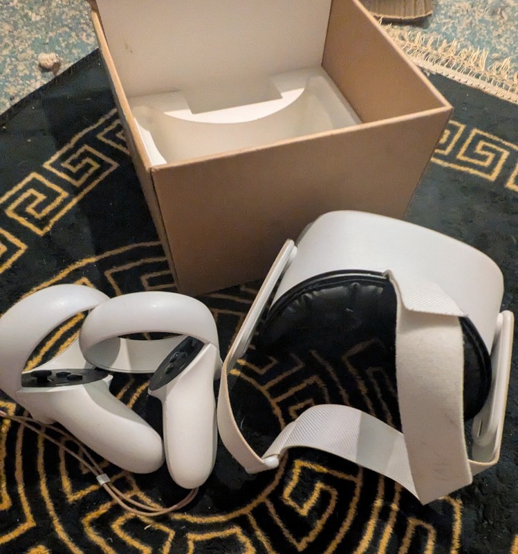 Meta Quest 2 VR Headset 64GB Fully Working Controllers Tested VR Gaming