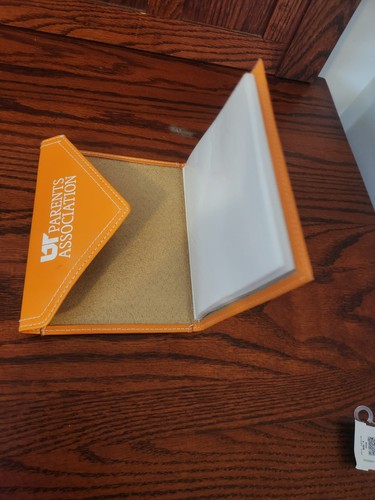 Álbum de fotos Orange Vols de la Asociación de Padres de la Universidad de Tennessee de Ut - Imagen 3 de 4