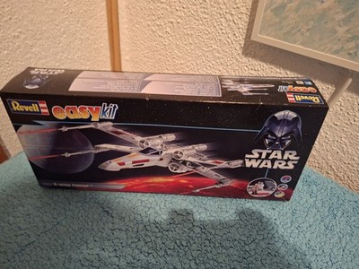 E146 Revell EasyKit Star Wars X-Wing Fighter Modellbausatz OVP Vollständig?