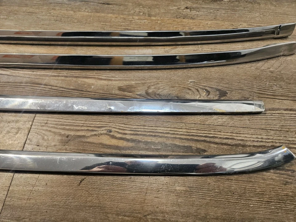 Cadillac Eldorado 1969 molduras de molduras de parabrisas de acero inoxidable OEM GM Foto 4 de 4