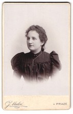 Fotografia J. Mulac, Praze, Vodickova ulice 20-II, giovane donna con elegante Kle 
