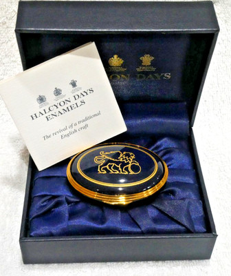 SELTEN NEU VERPACKT HALCYON DAYS EMAILLE BOX ST JAMES'S PLACE 10th ANNIVERSARY 2020
