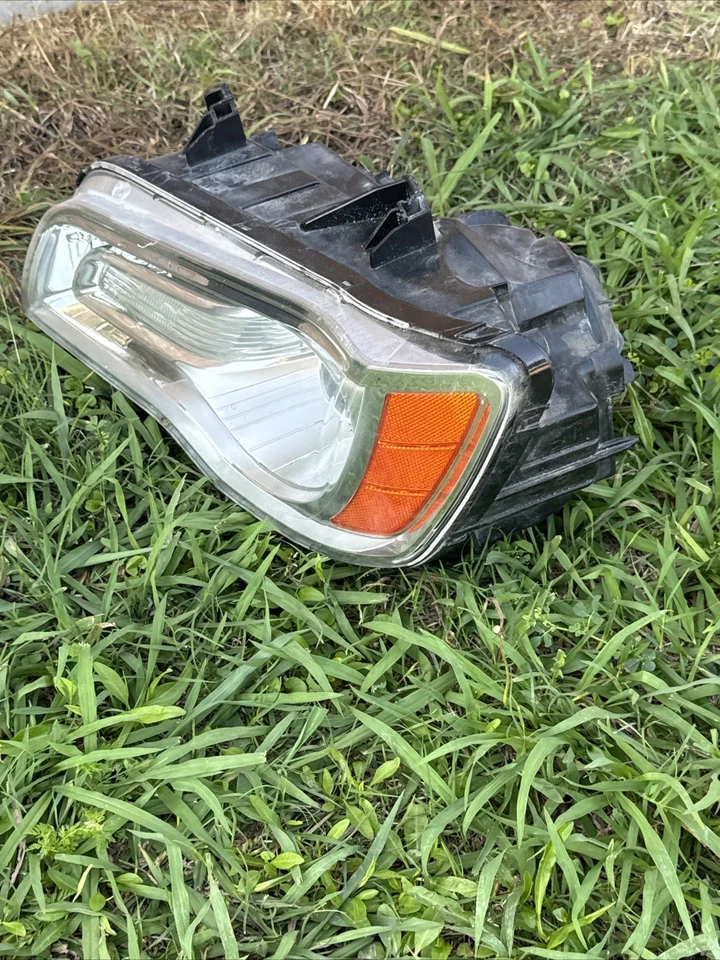 Lámpara halógena para conductor izquierdo Chrysler 300 2011-2014 Foto 3 de 4