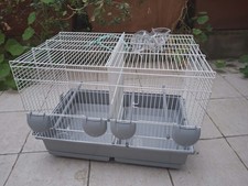 Cage d'élevage oiseaux blanche et grise