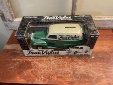 Ertl Collectibles 1:25 Scale Die Cast True Value 1950 Ford Panel Van Bank No. 23