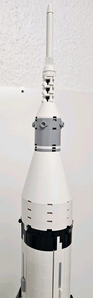 LEGO Ideas 92176 NASA Apollo Saturn V, photo 2 of 5