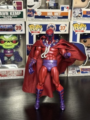 Marvel / Mafex - Magneto No. 128 - Action Figure - *Missing Hand