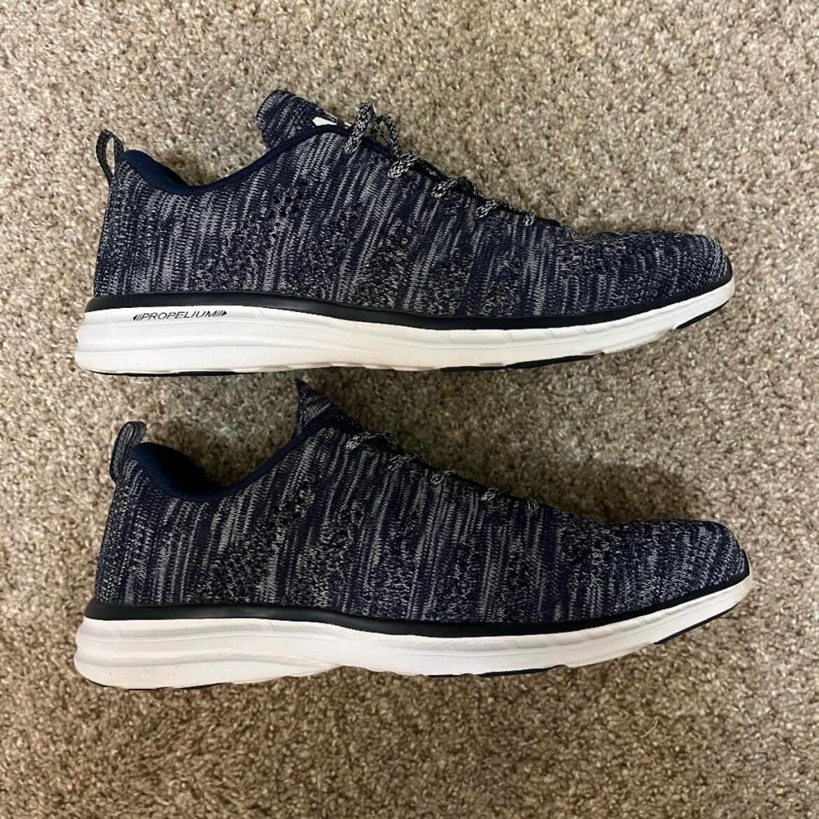 New NWOB Mens APL Techloom Wave Knit Athletic Shoes Sneakers  display picture 1
