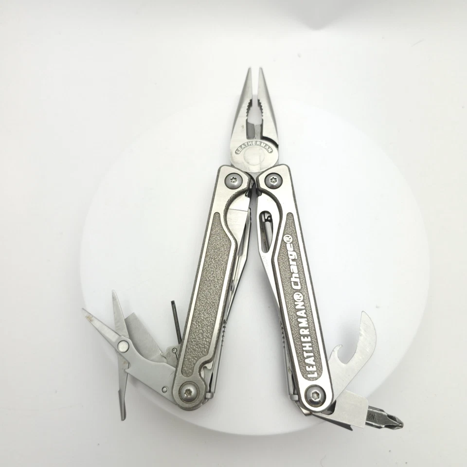 Discontinued Original Design Leatherman Charge TTi Multi Tool! ! With Sheath! - Image 2 of 4