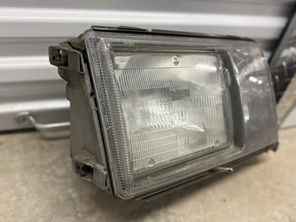 GENUINO OEM MERCEDES-BENZ BOSCH W124 1985-93 CLASE E CONJUNTO DE FAROS DERECHO EE. UU. Foto 2 de 4