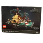 LEGO STAR WARS: Dagobah Jedi Training Diorama (75330) NEW Luke Skywalker Yoda