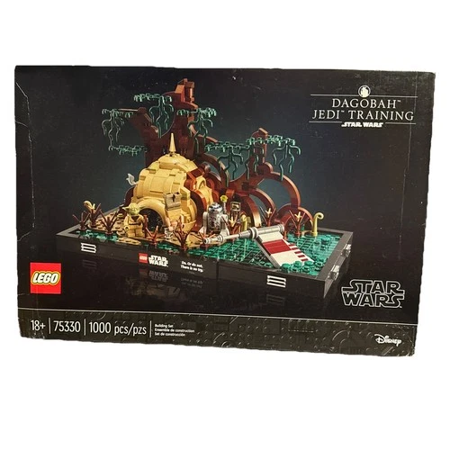 LEGO STAR WARS: Dagobah Jedi Training Diorama (75330) NEW Luke Skywalker Yoda