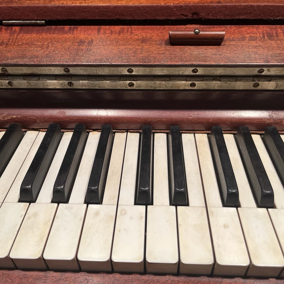 Steinway & Sons Makers New York London Hamburg Piano # 128530 Tiger Mahogany - Image 2 of 4