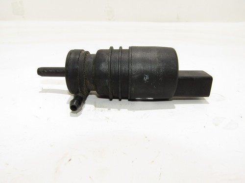 VW TOUAREG I 2005 Wischwasserpumpe Waschwasser window cleaner motor sprayer