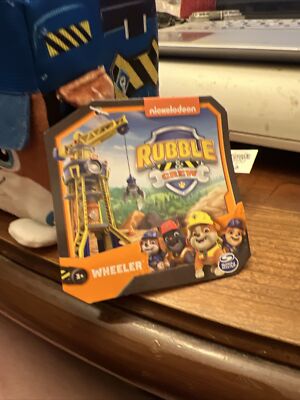 Paw Patrol Rubble And Crew - Set 4 Peluche Cubo (Rubble, Charger, Mix, Wheeler) 10cm Con Adesivi E Ganci - Giocattoli Ufficiali Per Bambini - 2