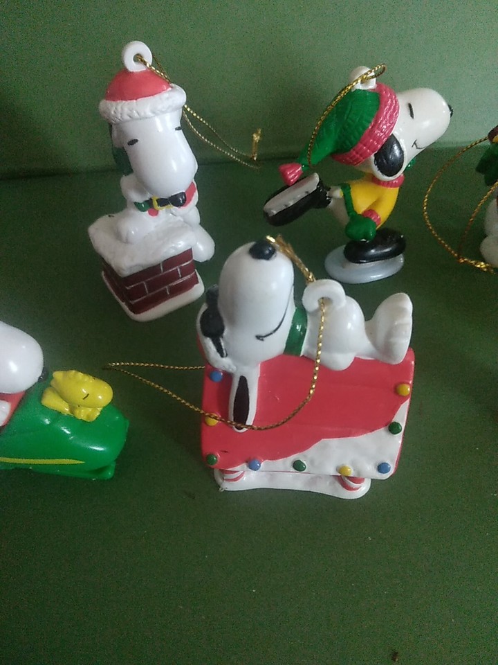 8 VTG Snoopy Whitmans Winter Sports/Christmas PVC Ornaments Figurines