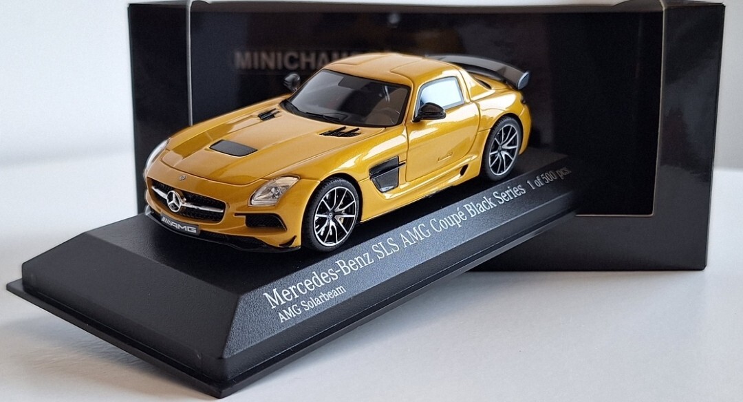 Mercedes-Benz SLS AMG Coupe Black Series 2013 Gold 1:43 Minichamps