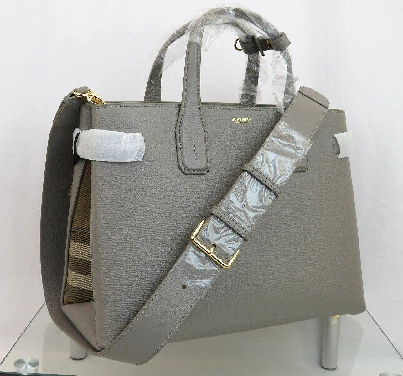 Burberry — $1790 BURBERRY MD BANNER TAUPE GRAY LEATHER CHECK SHOULDER MEDIUM TOTE BAG